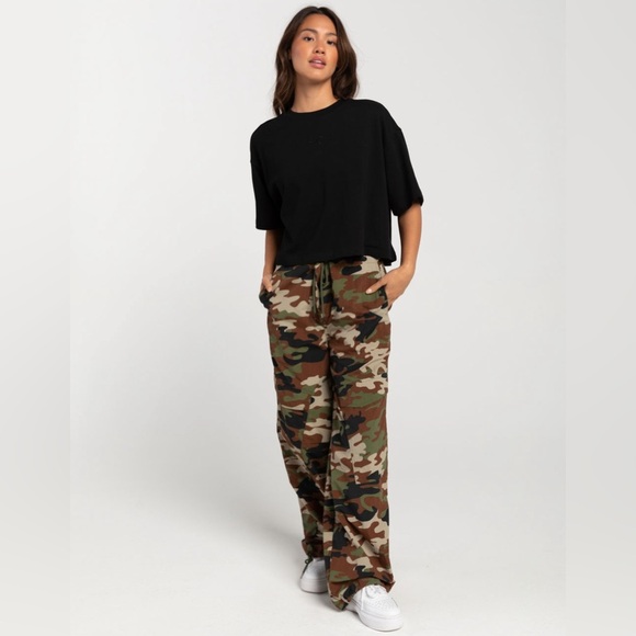 NWT - FOX Woodmark Women's Oversized Crop Tee - Size M - Picture 4 of 4